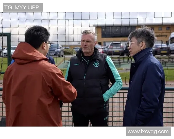 英超热议上海排球队配合变革背后的战术创新与团队协作提升 英超热议上海排球队配合变革背后的战术创新与团队协作提升