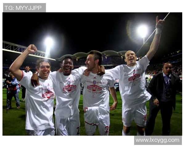 王伟专访揭秘羽毛球成功秘诀与欧冠足球的精彩对比分析 王伟专访揭秘羽毛球成功秘诀与欧冠足球的精彩对比分析