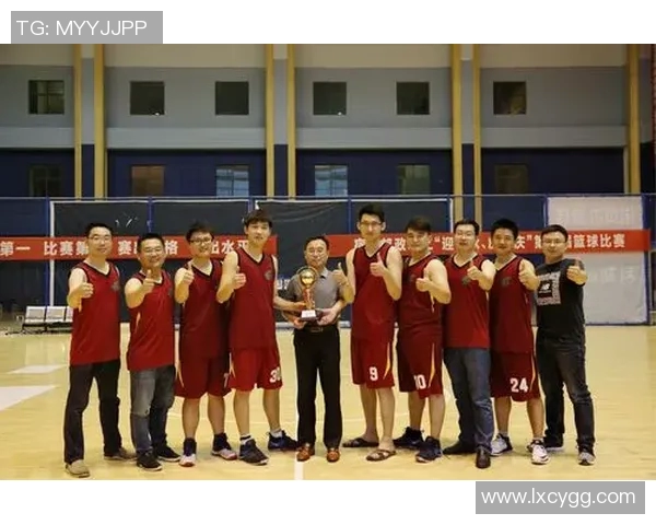 今年运动数据重庆篮球队比赛经验引发热议球迷对战术选择和球员表现展开激烈讨论